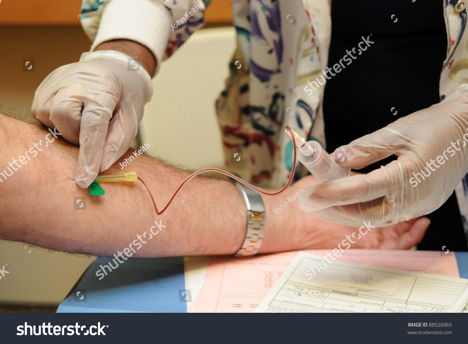 取血-医疗保健,人物-海洛创意(hellorf)-shutterstock中国独家合作